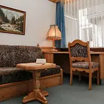 Vier Jahreszeiten Hotel