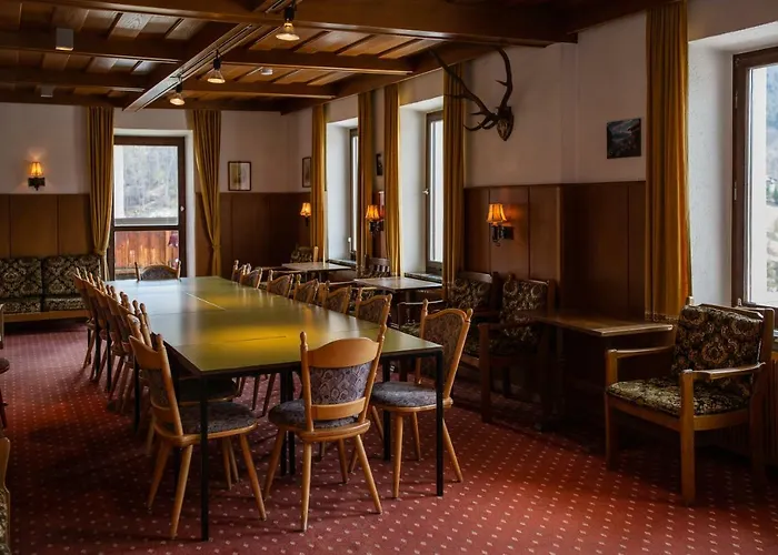 Hotell Vier Jahreszeiten 3*