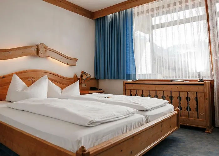 Hotell Vier Jahreszeiten 3*