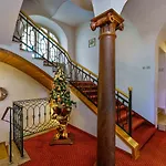 Отель Vier Jahreszeiten 3*