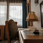 Vier Jahreszeiten Отель Берхтесгаден