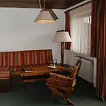 Отель Vier Jahreszeiten 3*