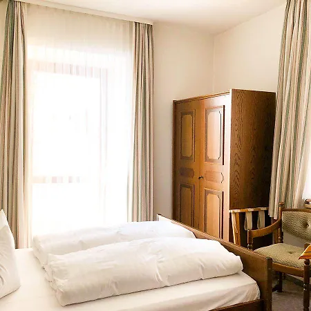 Vier Jahreszeiten Hotel