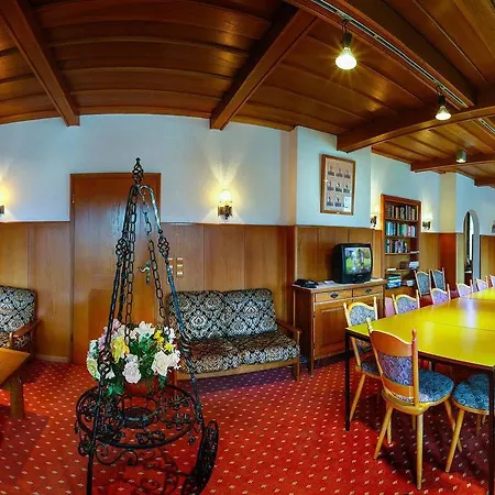Vier Jahreszeiten Hotel