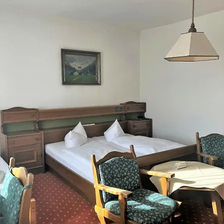 Vier Jahreszeiten Hotel