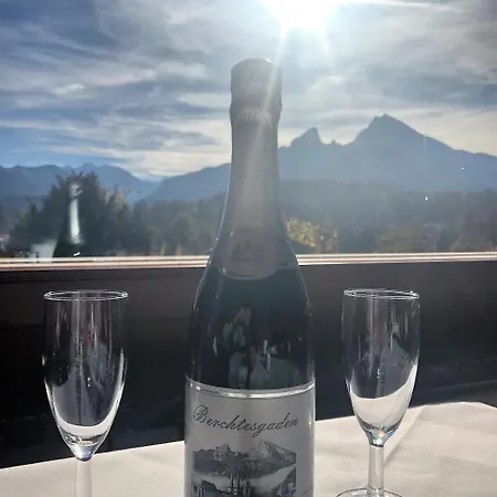 Vier Jahreszeiten Hotel 3*