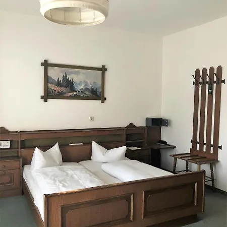 Vier Jahreszeiten Hotel