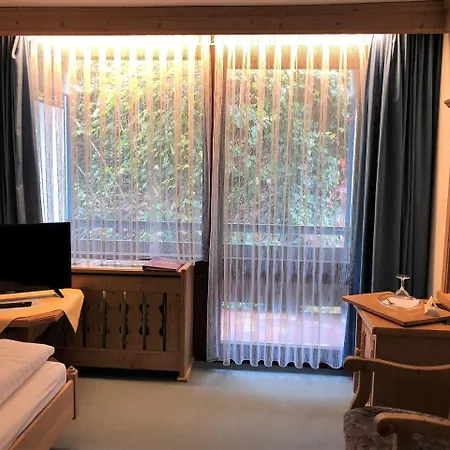 Vier Jahreszeiten Hotel