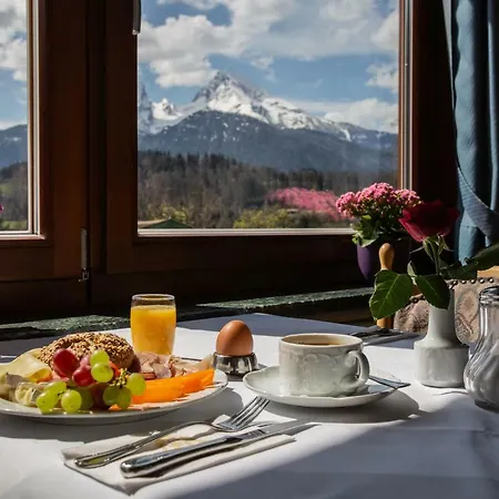 Vier Jahreszeiten Hotel 3*