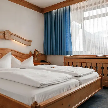 Hotel Vier Jahreszeiten 3*