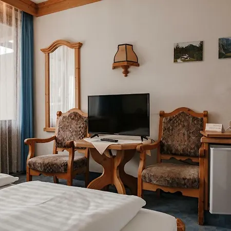 Vier Jahreszeiten Hotel