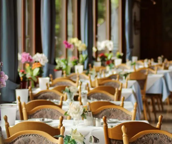 Vier Jahreszeiten Hotel